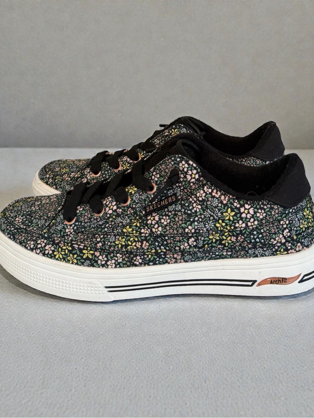 Skechers Arch Fit Arcade - Flowa Powa | Black Floral Sneakers | Women's 8 Wide